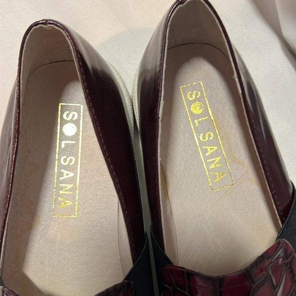 Solsana Maroon Black Croc Embossed Slip On Loafers.  size 8. EU 38 - Picture 3 of 9
